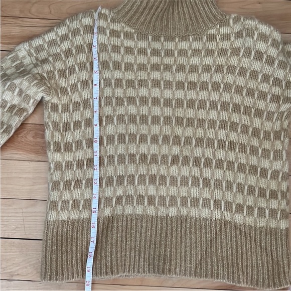 Everlane checkered cloud turtleneck in cream - XS/S - Picture 8 of 8